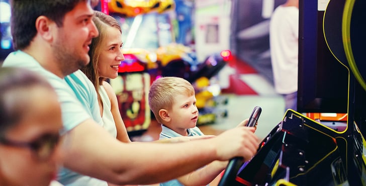 Family in arcade_S